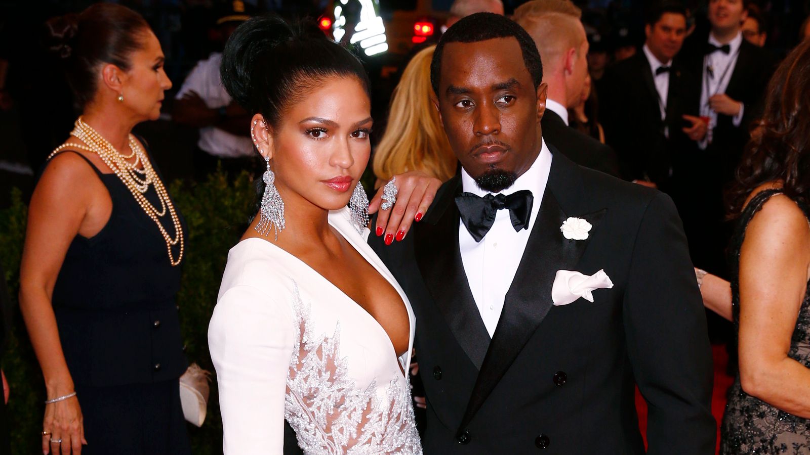 Cassie and Diddy Amicably Settle Rape and Abuse Lawsuit miixtapechiick
