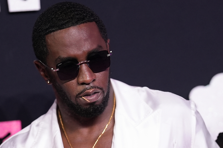 Diddy's Los Angeles and Miami Homes Raided By Feds in Sex Trafficking Case miixtapechiick
