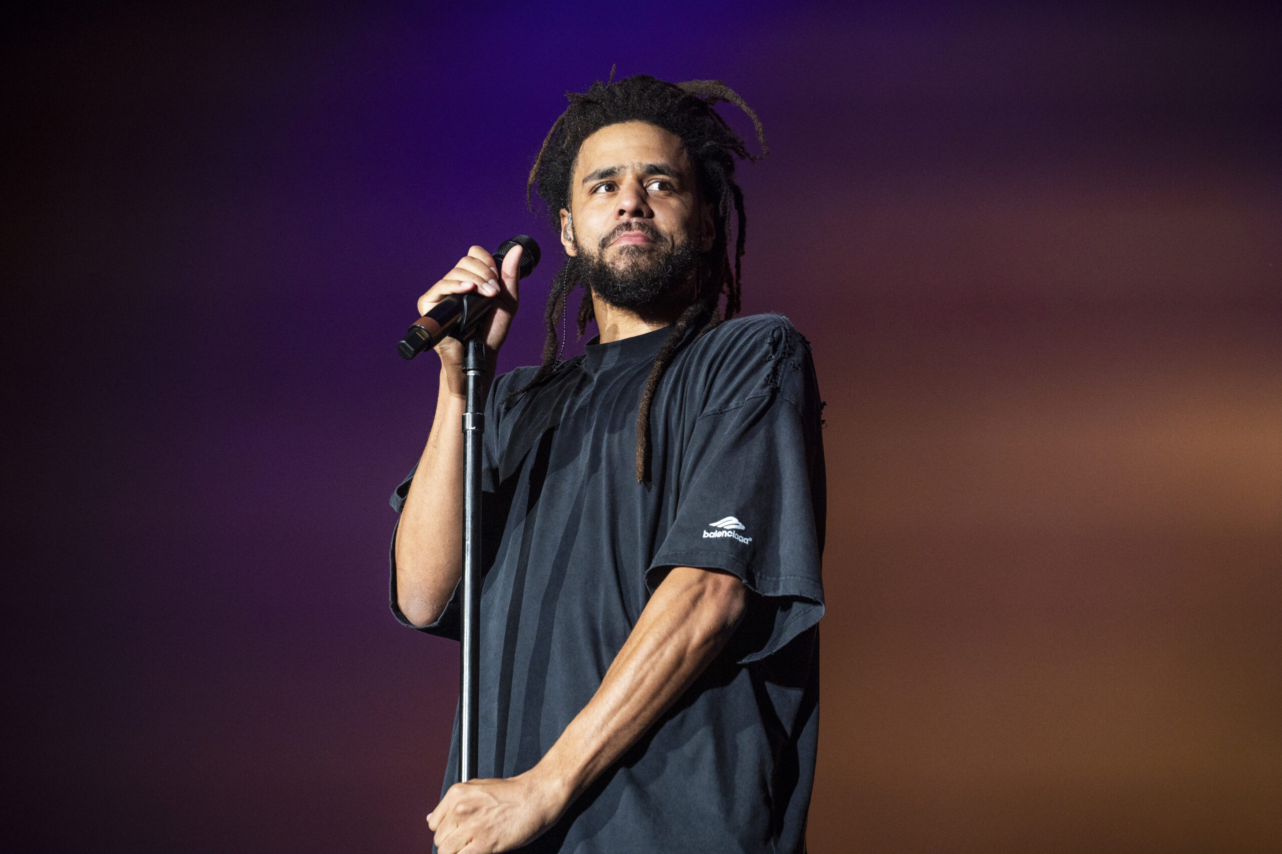 J. Cole Issues Apology Over Kendrick Lamar Diss miixtapechiick