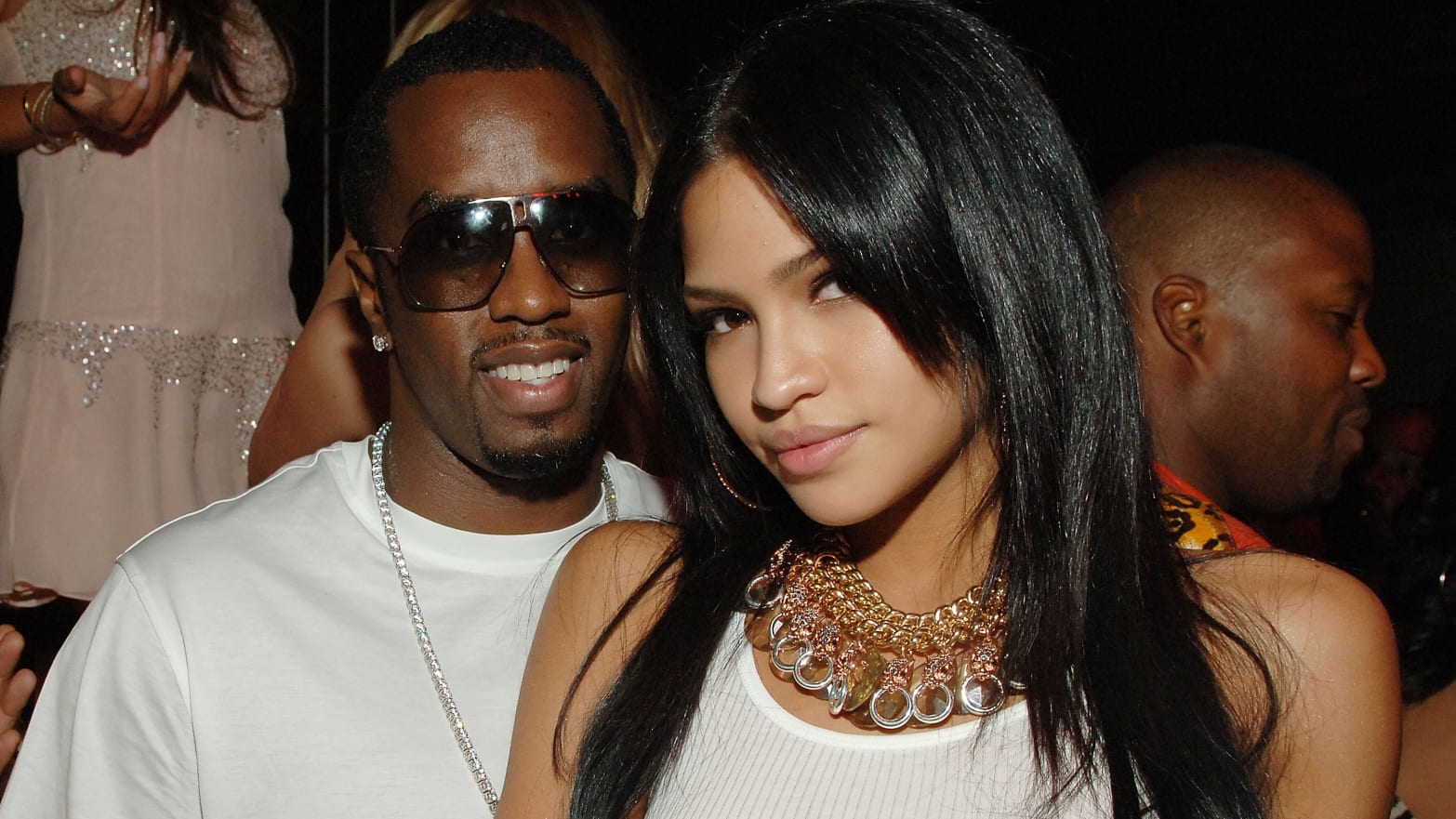 Sean 'Diddy' Combs Seen Physically Assaulting Cassie Ventura in 2016 Footage miixtapechiick