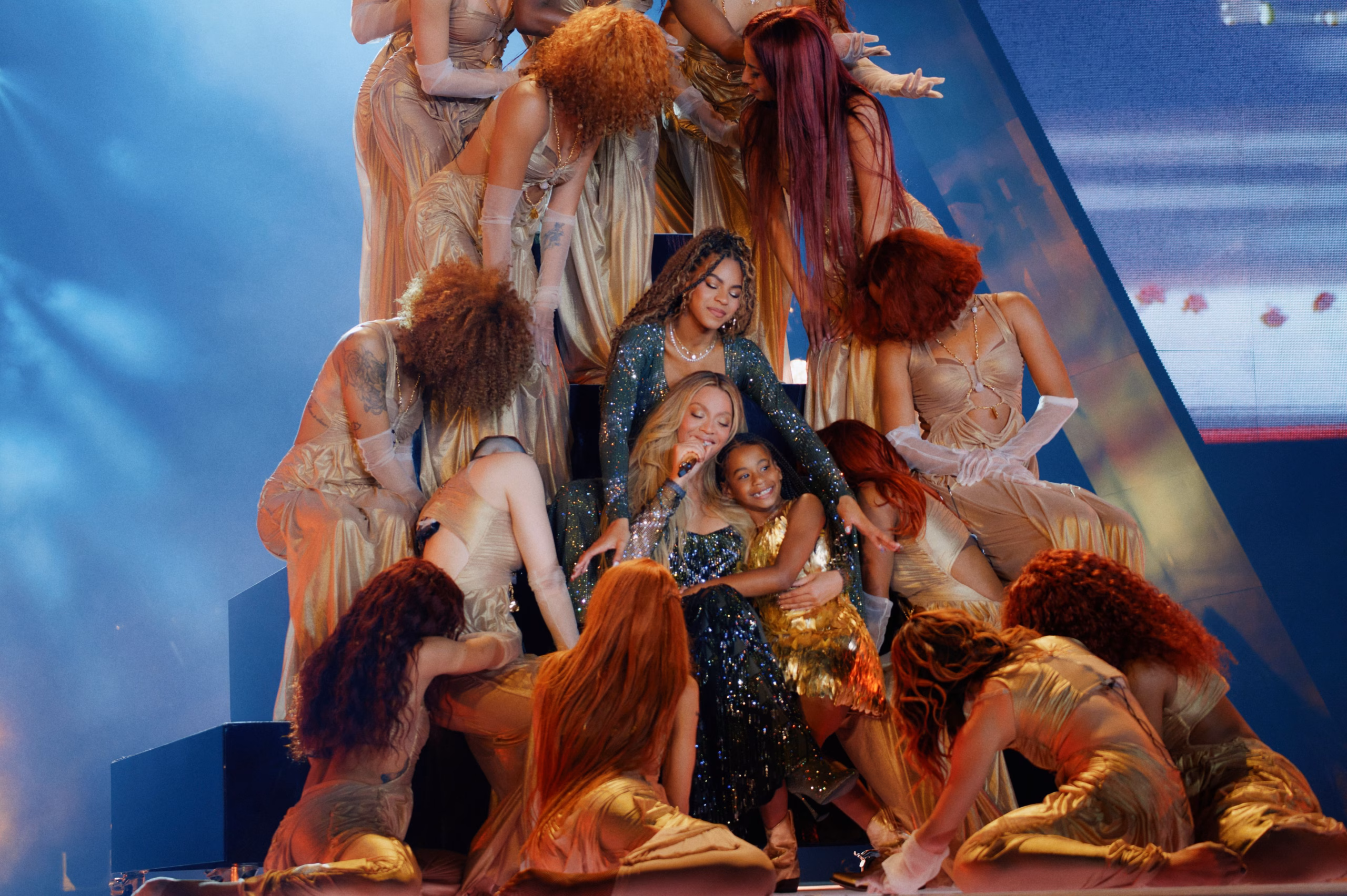 Blue Ivy and Rumi Join Beyoncé for Cowboy Carter Tour Debut in Los Angeles miixtapechiick