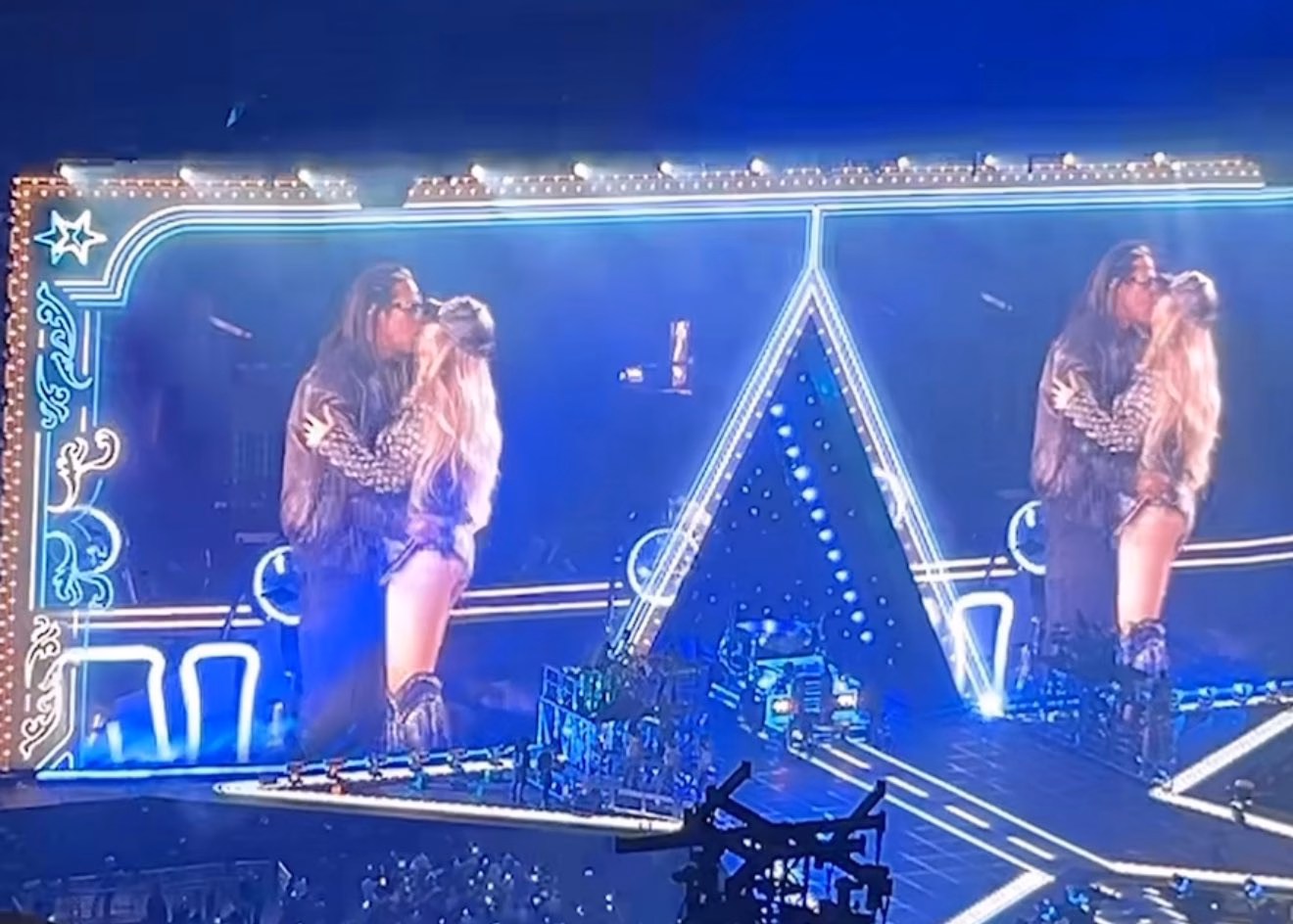 Beyoncé Brings Out Jay-Z in Atlanta on the 23rd Anniversary of “Crazy In Love” Going No. 1 miixtapechiick