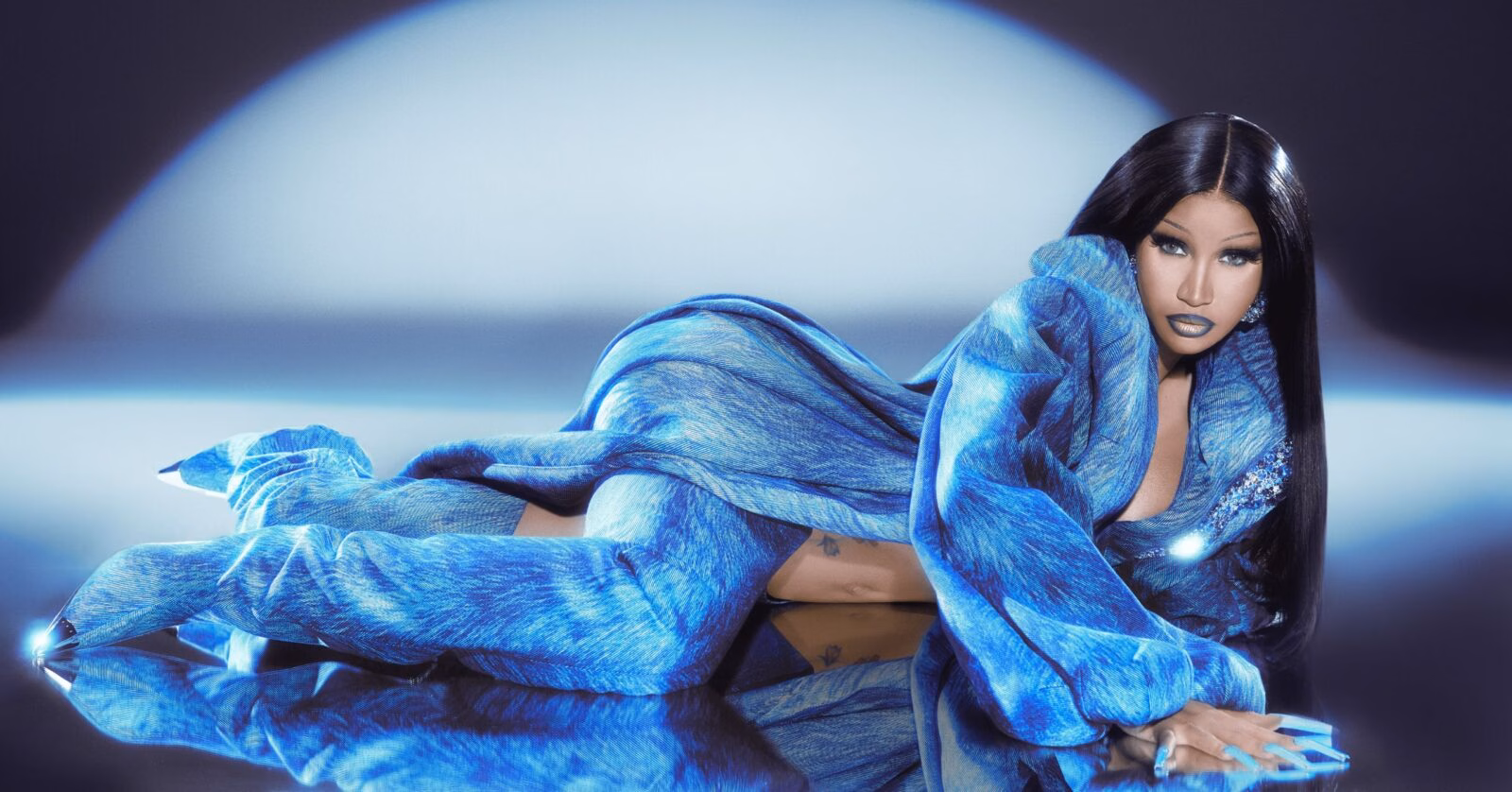 Cardi B Sued for Assault and Battery Over 2023 Microphone Incident at Drai’s Beachclub miixtapechiick