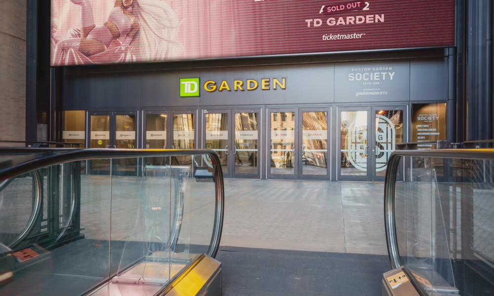 Cardi B Performs BIA Diss Track in Boston, Then Tells the Crowd Not to Bully Her miixtapechiick