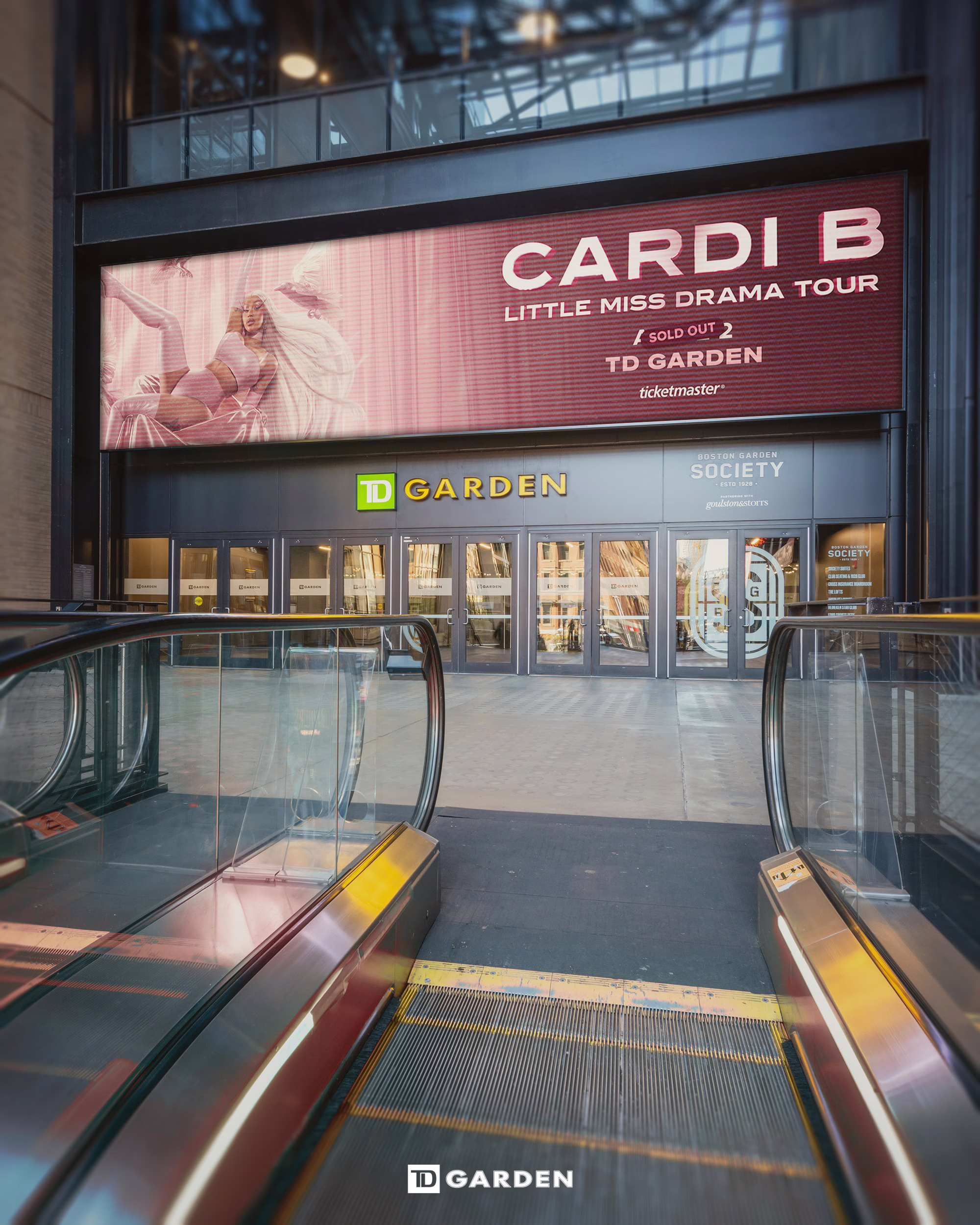 Cardi B Performs BIA Diss Track in Boston, Then Tells the Crowd Not to Bully Her miixtapechiick