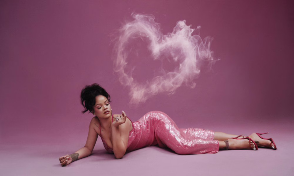 Rihanna Becomes First Female Artist to Surpass 200 Million RIAA Singles Certifications miixtapechiick